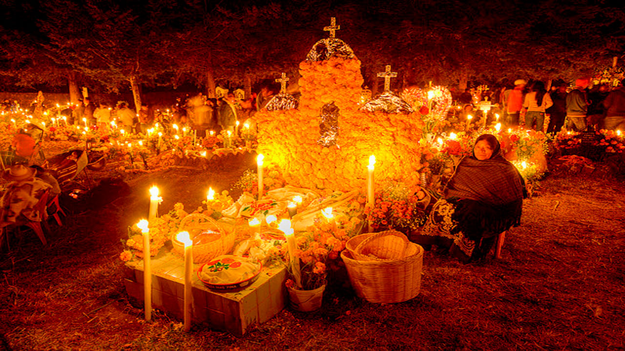 La Noche de Ánimas 2025 en Pátzcuaro promete una experiencia cultural inigualable 1 diademuertos